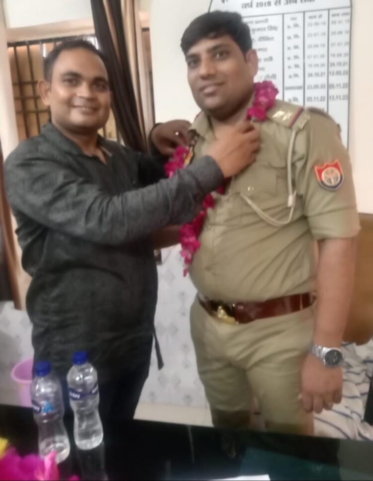 दरोगा को गोली मारने वाले हिस्ट्रीशीटर से माला पहनने वाले थानाध्यक्ष हटाए गए
