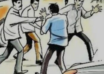 1400 रुपये का तगादा करने पर कर दिया पथराव, दो घायल