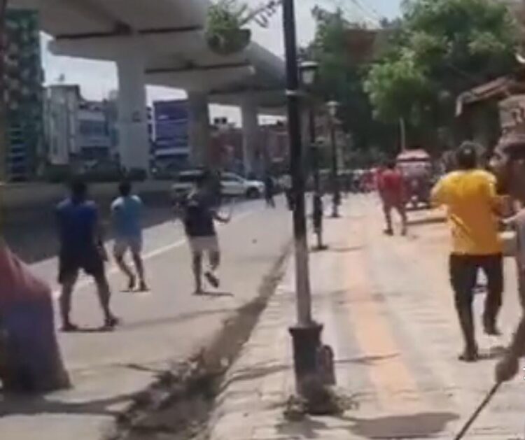 ट्रांस यमुना में कांवड़ियों के साथ मारपीट, ताजगंज में पथराव के बाद तमंचे से फायरिंग
