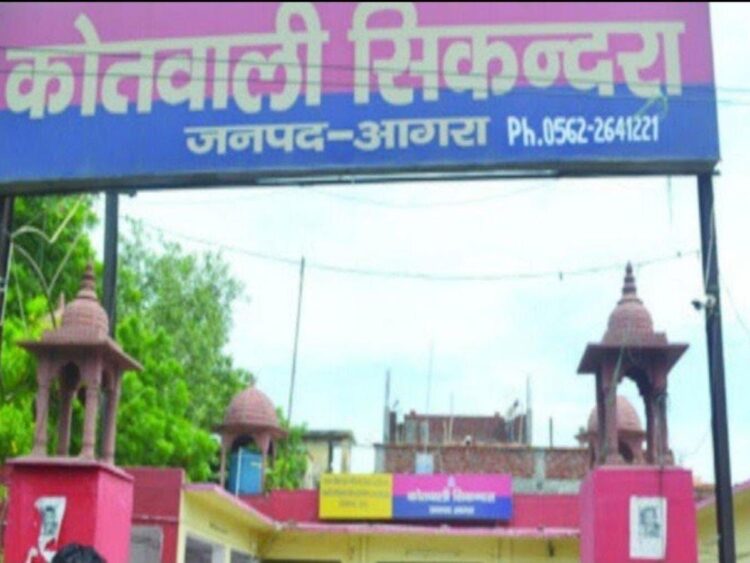 युवक को  गड्ढा खोद कर गाड़ दिया फिर भी मुकदमा दर्ज नहीं किया