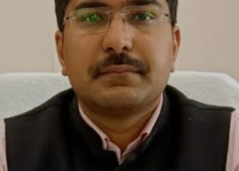 जलकर वसूली में लापरवाही पर नगर आयुक्त ने जलकल विभाग के दो अभियंताओं समेत छह का वेतन रोका