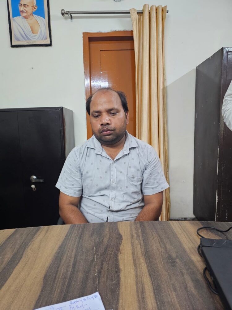 बिजली विभाग का जेई 10 हजार की रिश्वत लेते हुए गिरफ्तार