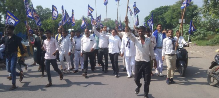 आगरा में बाजार खुले रहे, नहीं दिखा भारत बंद का कोई खास असर