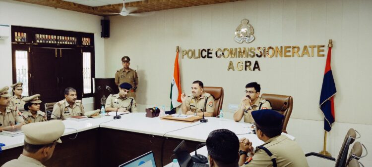 आगरा में कड़ी निगरानी के बीच 27 केंद्रों पर होगी पुलिस भर्ती परीक्षा