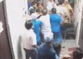डॉक्टर को बुलाने के लिए कहा तो स्टाफ ने भर्ती बालक के परिजनों को जमकर पीटा