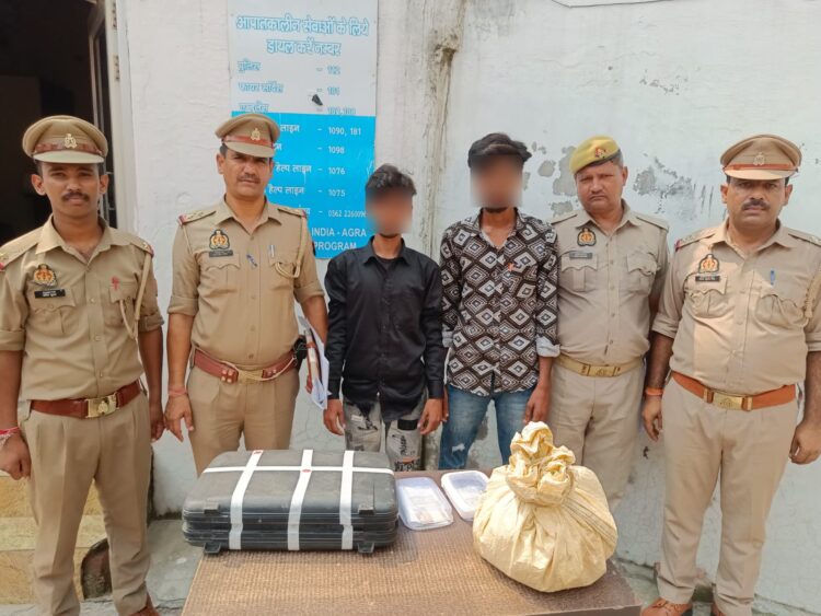 अधिवक्ता के घर में लूट करने वाले दो बदमाश गिरफ्तार