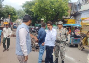 नगर निगम ने सरकारी भूमि से पचास साल पुराना कब्जा हटवाया