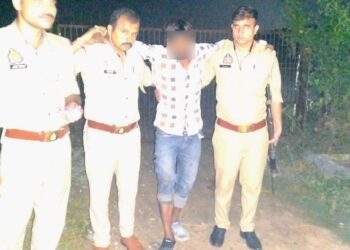 घर में घुसकर महिला का मंगलसूत्र, मोबाइल लूटने वाला बदमाश मुठभेड़ में हुआ घायल