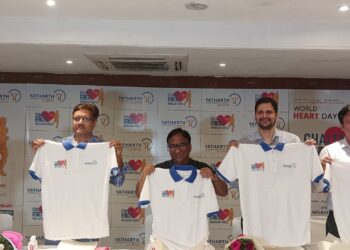 वर्ल्ड हार्ट डे से पहले यथार्थ सुपर स्पेशलिटी ने वॉकाथॉन की टी-शर्ट्स की लॉन्च