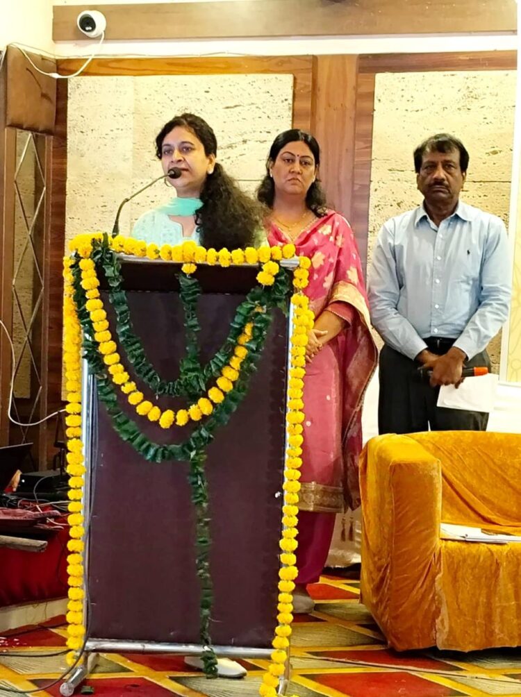 पर्यटन के माध्यम से पूरी दुनिया के लोग एक दूसरे की संस्कृति से रूबरू होते हैं: आयुक्त