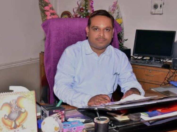 आगरा कॉलेज प्राचार्य की बढ़ सकती हैं मुश्किलें, सीजेएम ने मुकदमा दर्ज करने के दिए आदेश