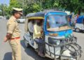 ऑटो चेक करने के लिए पुलिस कमिश्नर को खुद सड़क पर उतरना पड़ा
