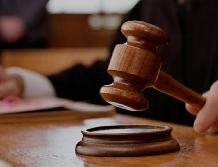 पुलिसकर्मियों पर फायरिंग करने वाले आरोपियों को पांच-पांच वर्ष का कारावास