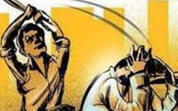 चावल की कालाबाजारी की सूचना पर जांच करने पहुंचे पूर्ति निरीक्षक को सभासद पति ने पीटा