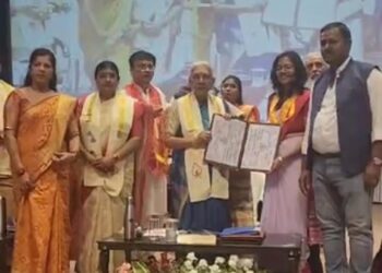 दीक्षांत समारोह में छात्र-छात्राओं पर बरसे मेडल, कुलाधिपति बोलीं देश और समाज की सेवा करनी है