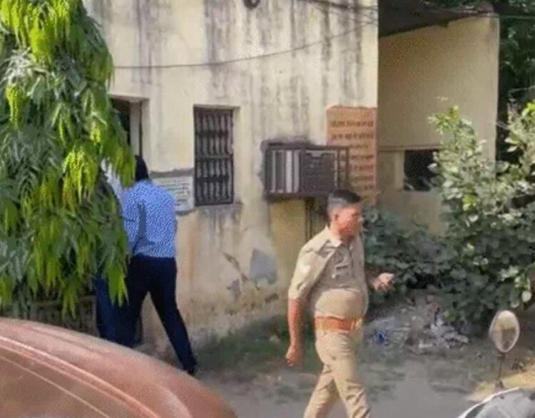 फर्जी एसआईटी अधिकारी बनकर महिला ने शिक्षा विभाग के दो बाबुओं से की ठगी
