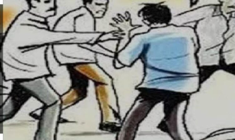 ताजगंज में जानलेवा हमले के मुकदमे के बाद दबंगई दिखाते हुए धमकाने पहुंचे आरोपी