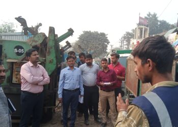 कबाड़ से बनी आकृतियों को सेल्फी प्वाइंट और चौराहों पर लगवाया जाए: नगरायुक्त