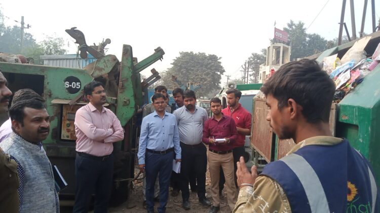 कबाड़ से बनी आकृतियों को सेल्फी प्वाइंट और चौराहों पर लगवाया जाए: नगरायुक्त