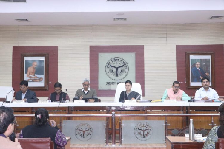 127 मार्गो की बिना अनुमति के खुदाई होने पर कमिश्नर हुईं नाराज