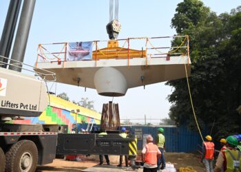 मेट्रो के प्रथम कॉरिडोर के शेष ऐलिवेटेड भाग में पहला पियर कैप रखा गया