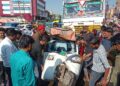 ट्रक ने ऑटो को रौंदा, ऑटो चालक की हुई मौत, तीन घायल