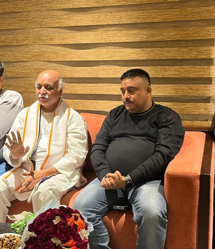 सभी हिंदू आपस में मिलकर रहें ,एक रहें: प्रवीण तोगड़िया