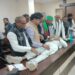 सीडीओ के बिना शिकायत सुने जाने पर किसान नेता ने अपने ऊपर डाला ज्वलनशील पदार्थ, हुए बेहोश