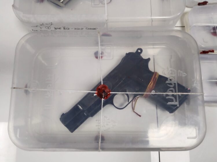 बटेश्वर चौकी पर खाना बनाने वाले युवक ने की थी दरोगा की पिस्टल चोरी