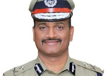 हाईकोर्ट ने एडिशनल पुलिस कमिश्नर से कहा कमिश्नर क्यों नहीं आए, इसके बाद कमिश्नर भी दौड़ते हुए पहुंचे
