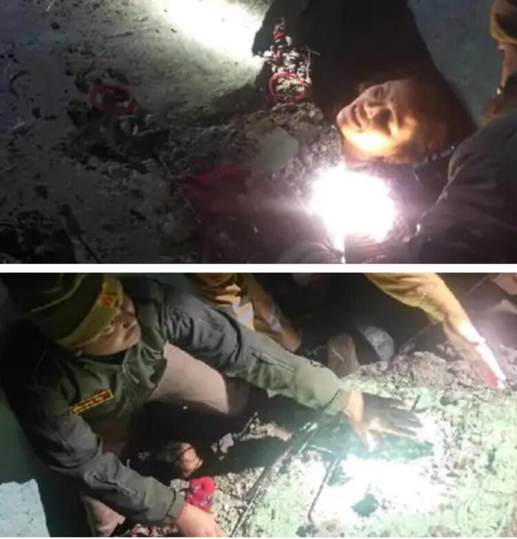 आवास विकास में कमरे की छत गिरने से दब गईं मां और बेटियां