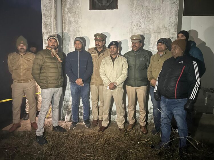 खेरागढ़ में डॉक्टर दंपति के यहां चोरी करने वाले चोरों से पुलिस की हुई मुठभेड़