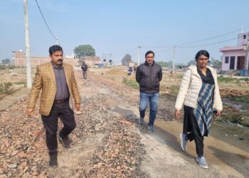 पूर्व में ध्वस्त की गईं अवैध कॉलोनियों का निरीक्षण करने पहुंचीं प्राधिकरण की उपाध्यक्ष