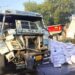 आगरा-दिल्ली हाईवे पर पाउडर से भरा ट्रक पलट गया