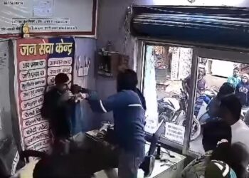 महिला पार्षद की दबंगई, जन सेवा केंद्र संचालक से समर्थकों साथ की मारपीट