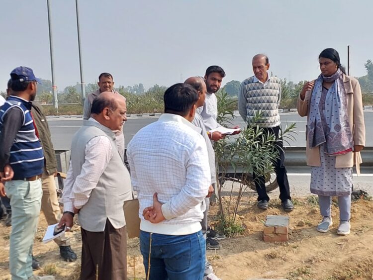 एडीए वीसी ने इनर रिंग रोड पर प्रगतिमान टोल प्लाजा के निर्माण का किया निरीक्षण