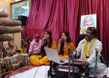 नजीर की नज्मों और गजलों के साथ शहरवासियों ने मनाया ‘जश्न ए वसंत’