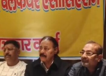 संजय प्लेस के व्यापारियों ने पार्किंग के खिलाफ भरी हुंकार