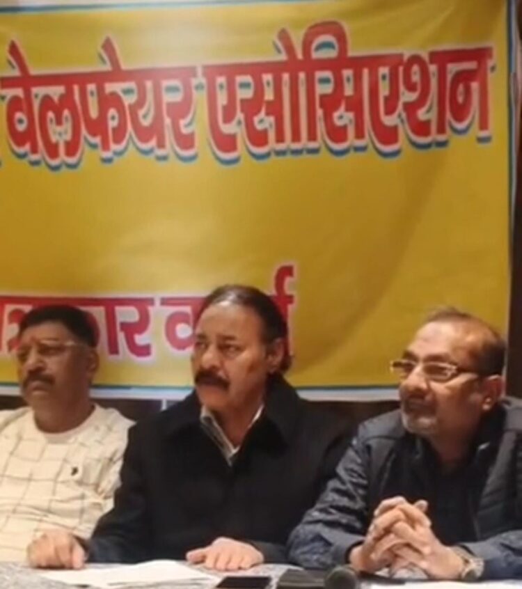 संजय प्लेस के व्यापारियों ने पार्किंग के खिलाफ भरी हुंकार