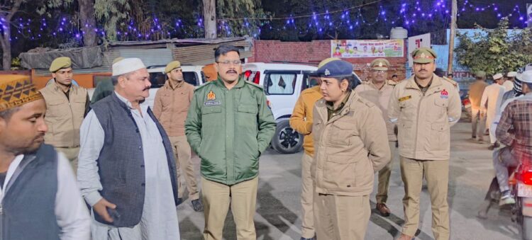 शब-ए-रात पर पुलिस की चौकसी को चेक करने पहुंचे डीसीपी