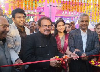 रंगारंग कार्यक्रम के साथ ताज महोत्सव का हुआ शुभारंभ