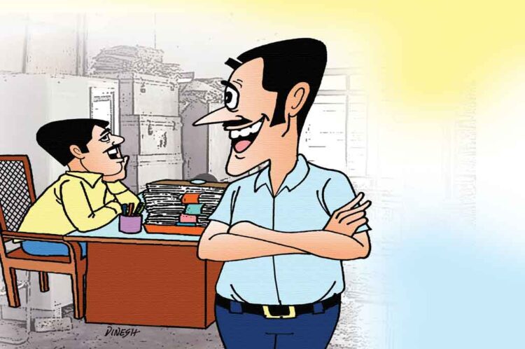 पेंशन विभाग में एक ही पटल पर पिछले 20 वर्षों से काम कर रहे लेखाकार के खिलाफ प्राथमिक शिक्षक संघ ने खोला मोर्चा