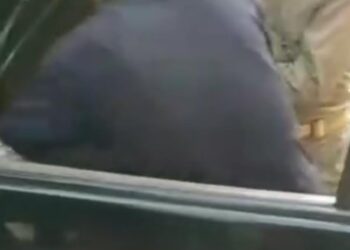 आत्मदाह करने वाले युवक को पुलिस ने समय पर पहुंचकर बचाया