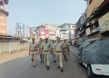 होली पर सदर में पथराव और शाहगंज में मारपीट की सूचना पर दौड़ी पुलिस