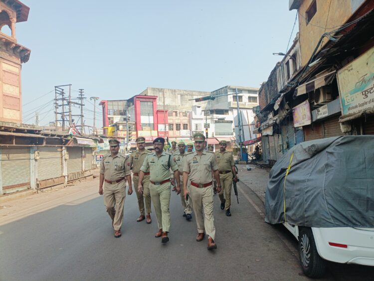 होली पर सदर में पथराव और शाहगंज में मारपीट की सूचना पर दौड़ी पुलिस