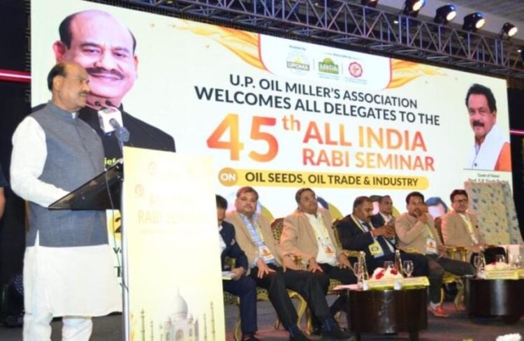 भारत की जलवायु, भारत की मिट्टी, भारत का पानी खाद्य तेलों के लिए सर्वश्रेष्ठ है: ओम बिरला