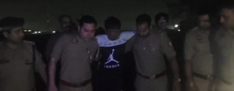 ताजगंज पुलिस की 10 हजार के इनामी बदमाश से मुठभेड़