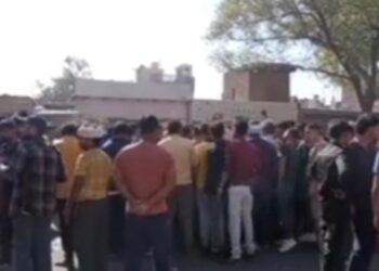 शराब के नए ठेके खुलने पर जगह-जगह हुआ विरोध प्रदर्शन
