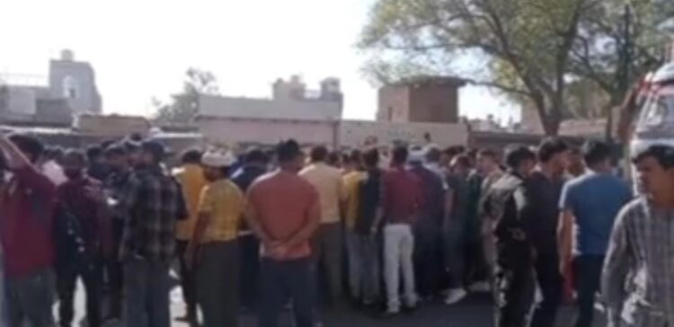 शराब के नए ठेके खुलने पर जगह-जगह हुआ विरोध प्रदर्शन
