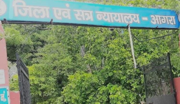 हाईकोर्ट के अधिवक्ता से कुलसचिव ने कहा टोपादास तुम्हारी हिम्मत कैसी हुई एक आईएएस के सामने बोलने की..